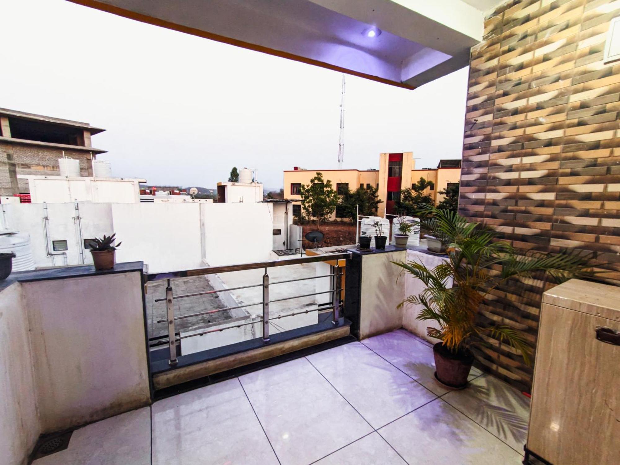 Bhavya Homestay Garudeshwar Buitenkant foto